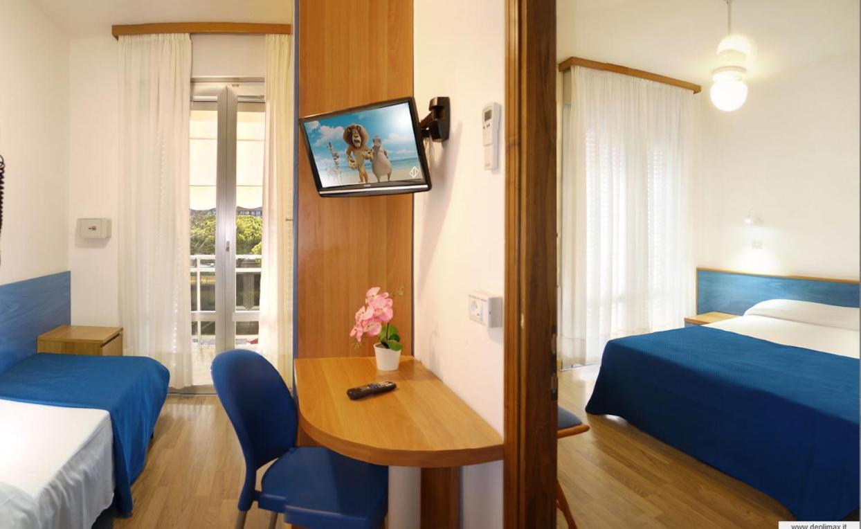 Hotel Bertha Fronte Mare Lido di Jesolo Buitenkant foto