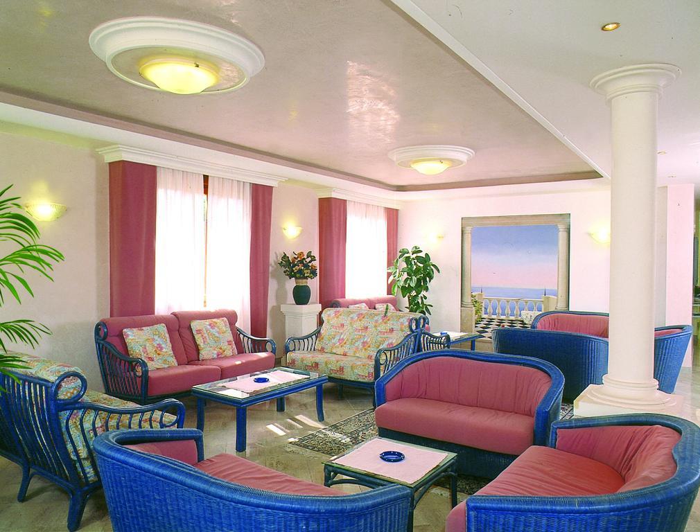 Hotel Bertha Fronte Mare Lido di Jesolo Buitenkant foto