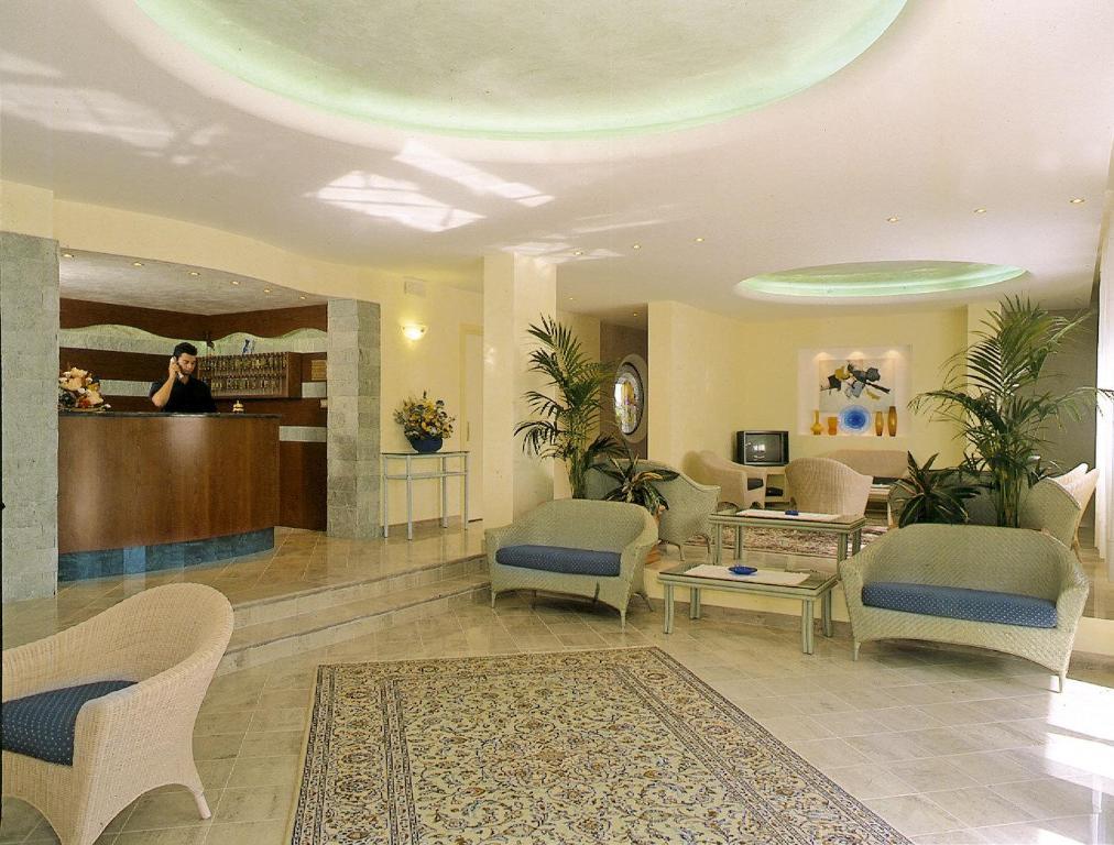 Hotel Bertha Fronte Mare Lido di Jesolo Buitenkant foto