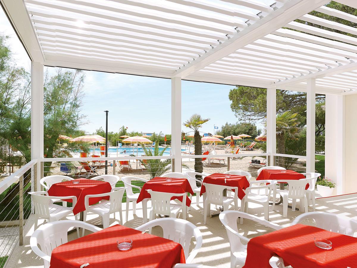 Hotel Bertha Fronte Mare Lido di Jesolo Buitenkant foto