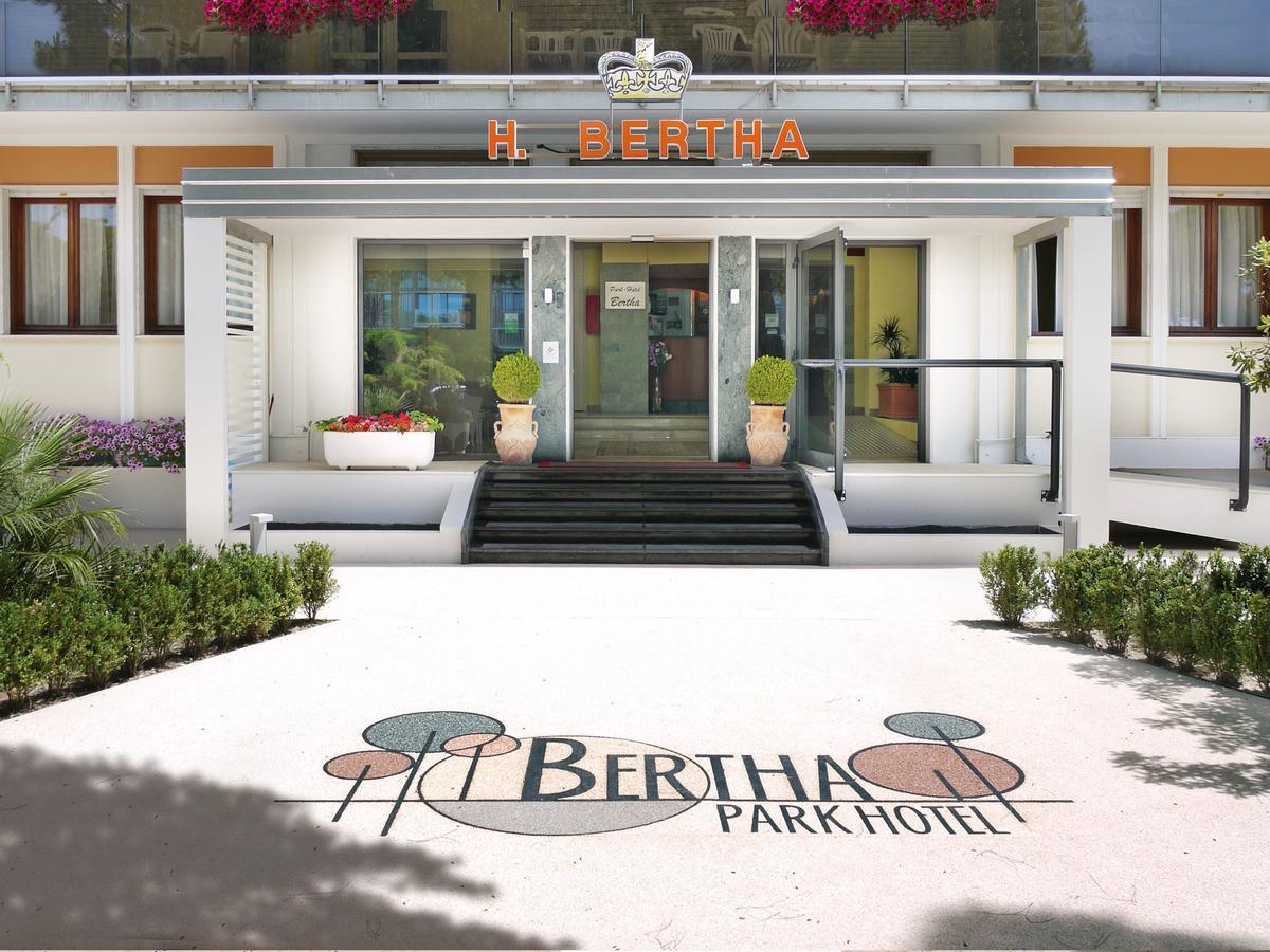 Hotel Bertha Fronte Mare Lido di Jesolo Buitenkant foto