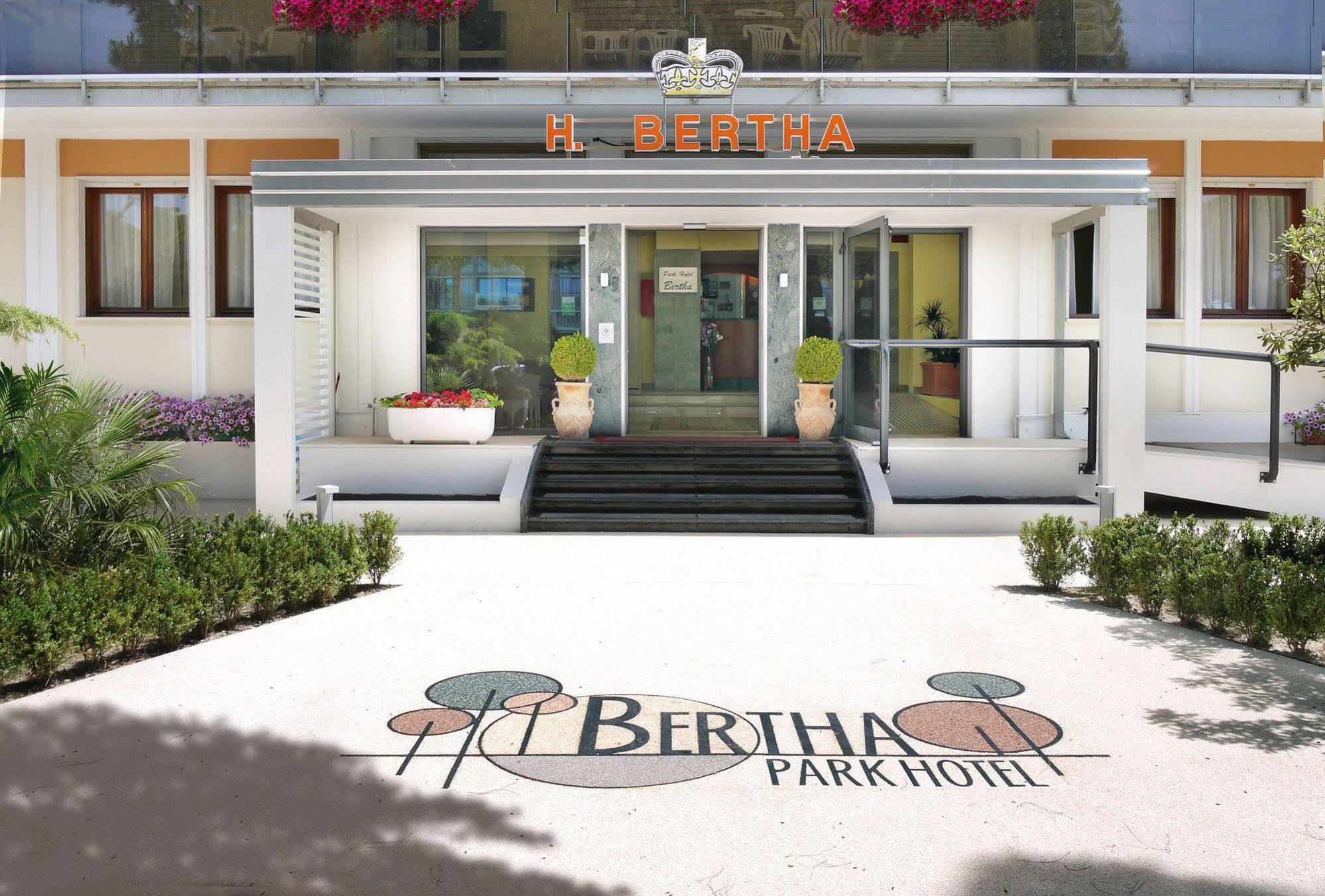 Hotel Bertha Fronte Mare Lido di Jesolo Buitenkant foto